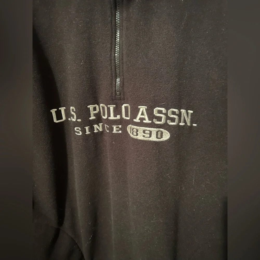 U.S. Polo Assn. Men’s Large Black Fleece Pullover with Red Lining